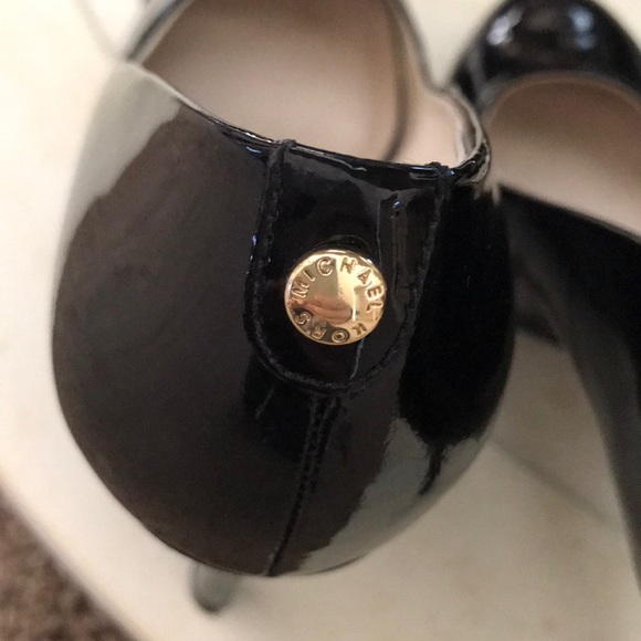 MICHAEL Michael Kors Black Patent Pumps - Picture 4 of 8